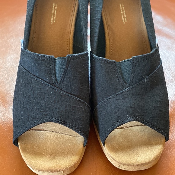 Toms black platform open toed shoes - Picture 4 of 7